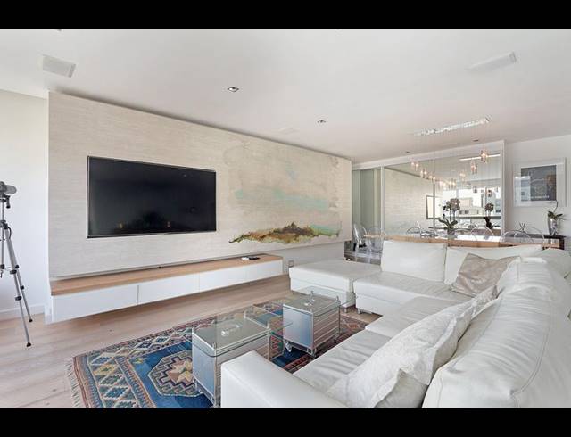 2 BEDROOM PROPERTY TO RENT IN SEA POINT